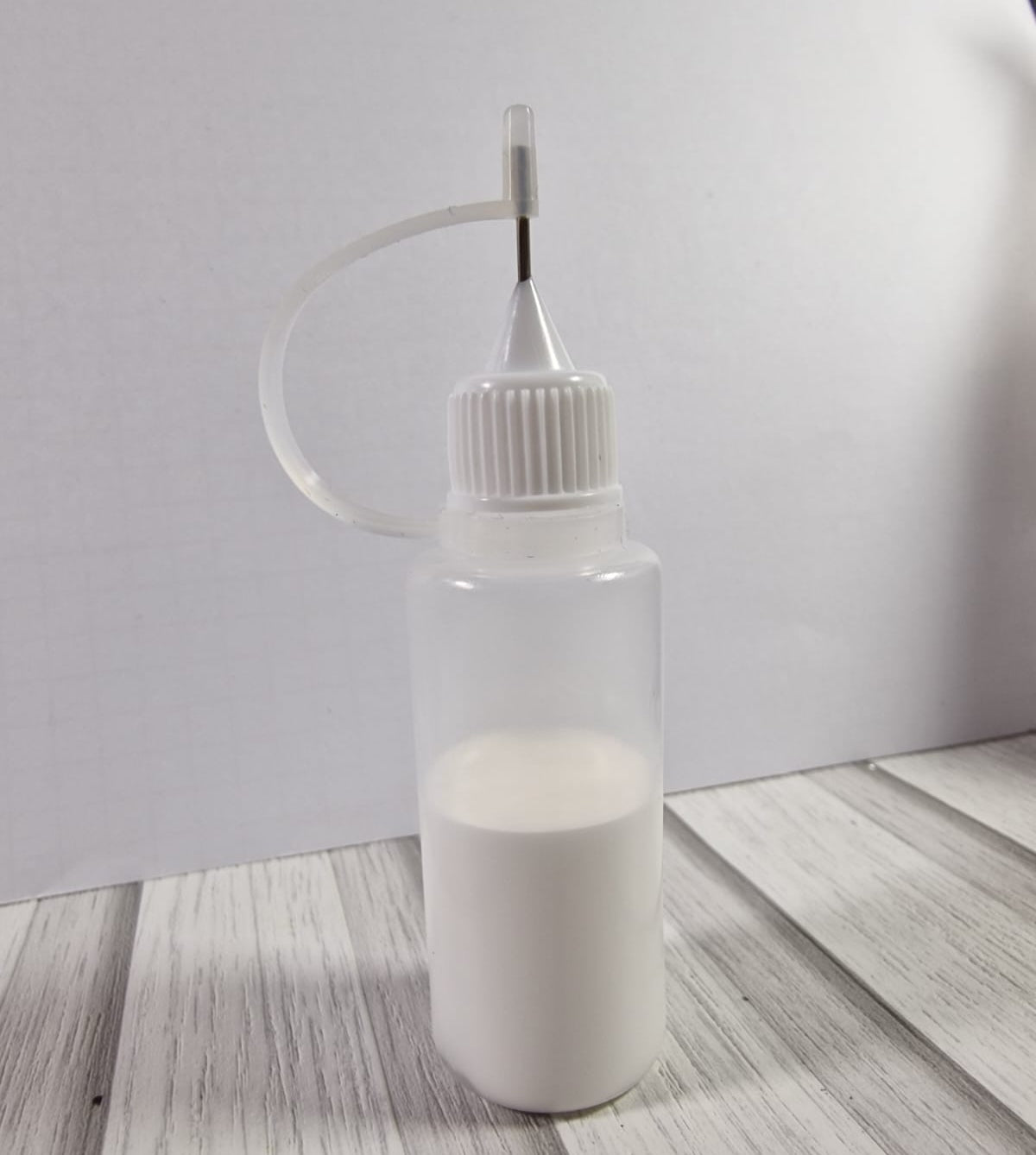Fine tip glue bottle