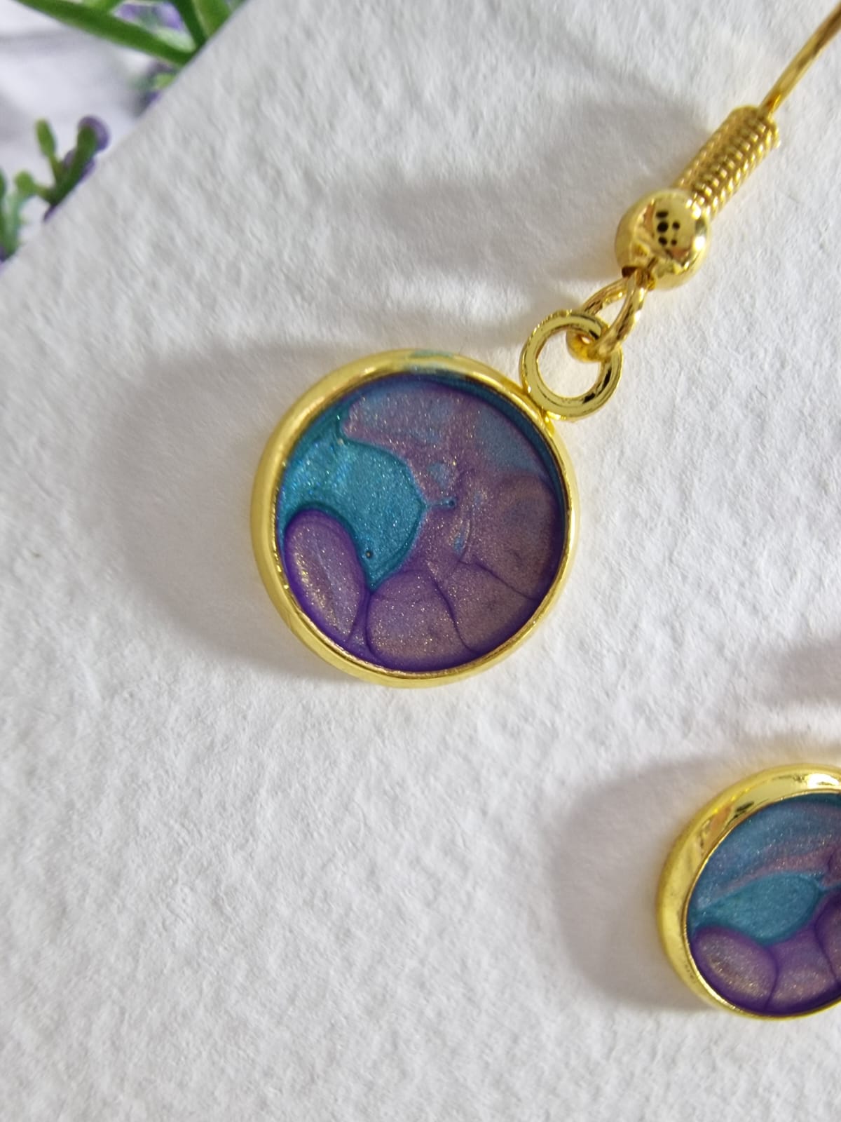 Bezel Drop earrings Pair Blue/purple