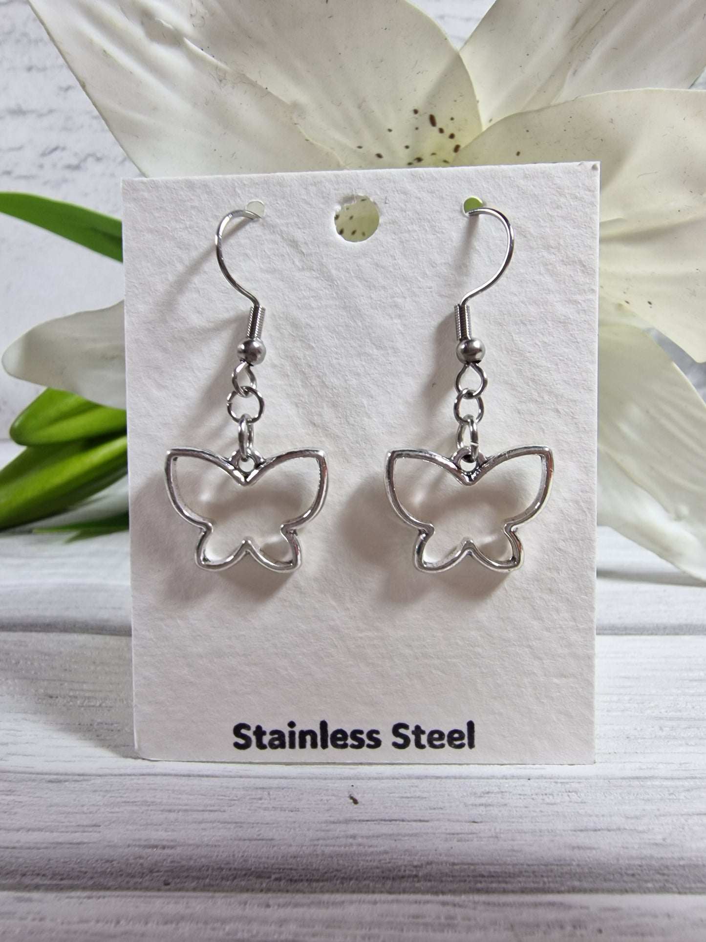 Hollow Butterfly Earring Pair